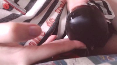 Võta seda suurt musta riista suhu väike ori